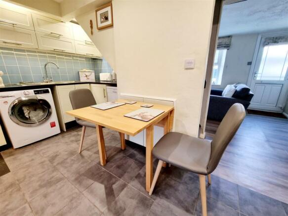 Dining Area.jpg