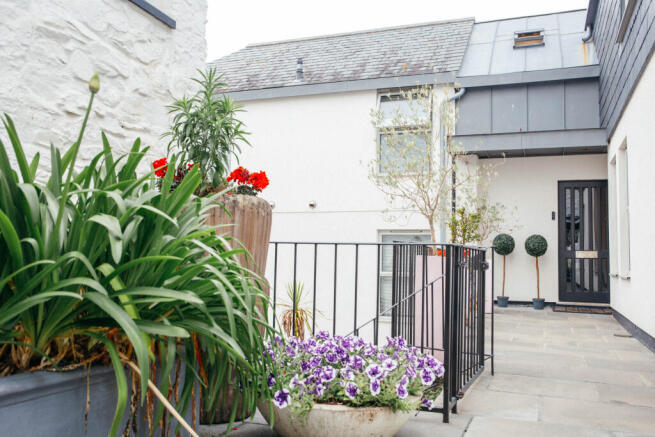 Courtyard to House