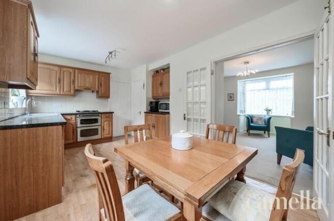 Kitchen/ Dining Room