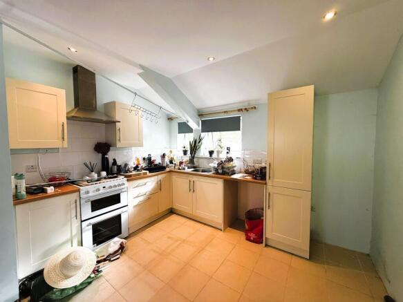 KITCHEN DINER