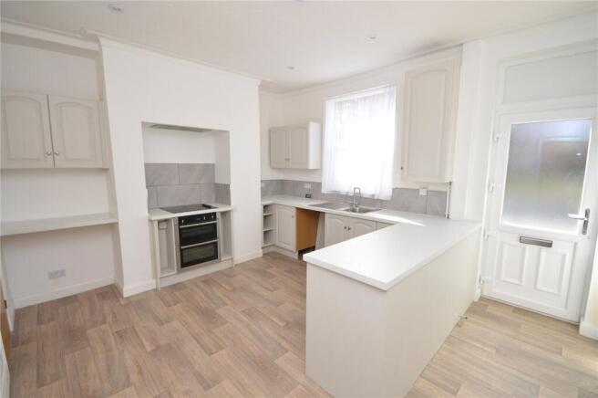 Woodhouse Hill Road, Leeds, West Yorkshire photo 4