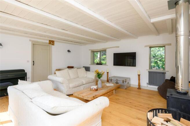 4 bed Bungalow for sale Image 6