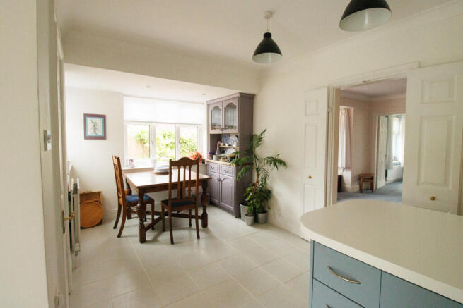 4 bed Detached Bungalow for sale Image 9