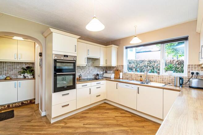 Kitchen/Breakfast Ro