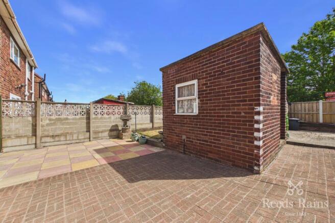 3 bed Semi-Detached for sale Image 12
