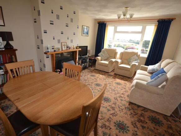 Sitting/Dining Room