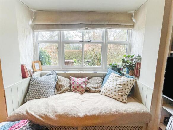 Lounge Window Seat