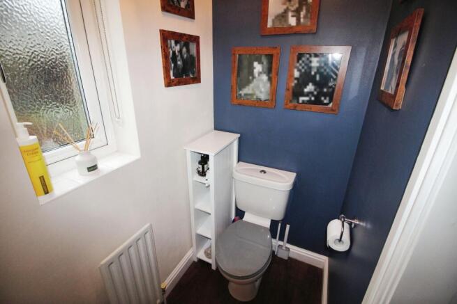 Downstairs WC.JPG