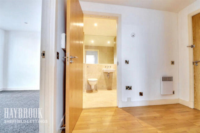 1 bed Apartment to rent Image 6
