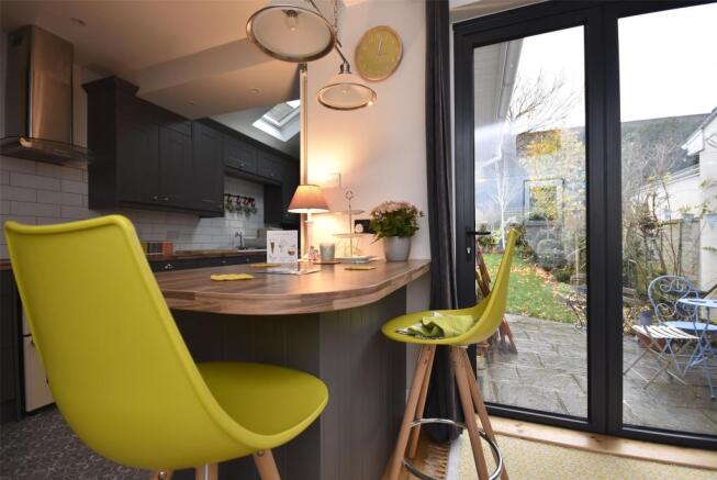 Breakfast bar