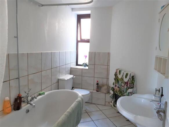 Bathroom.jpg