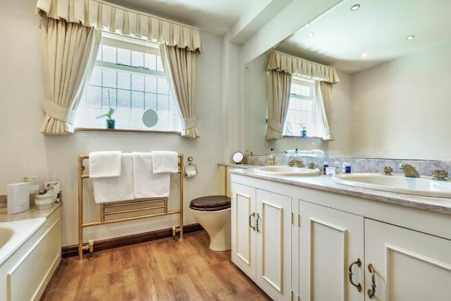 Second en-suite