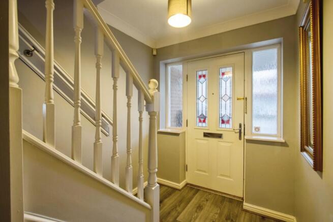 4 bed Detached for sale Image 9