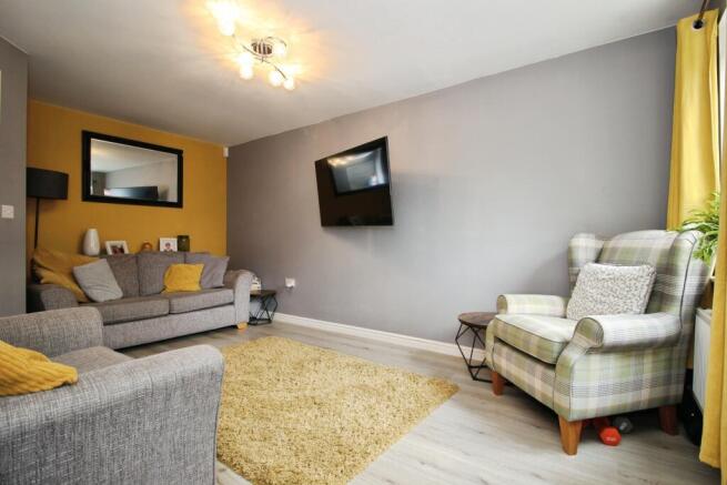 3 bed Semi-Detached for sale Image 4