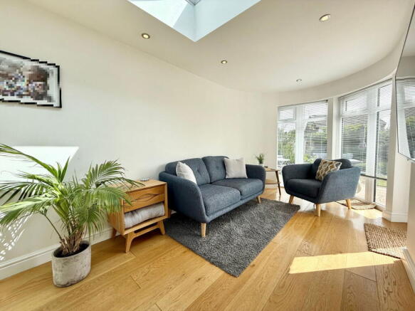 4 bed Detached for sale Image 11