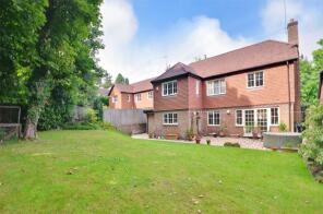 14, The Rise, East Grinstead RH19 4DS