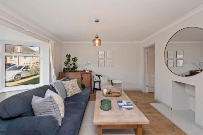 Chichester Close 27 LIVING ROOM.jpeg