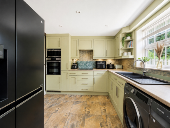 3 bed Semi-Detached for sale Image 7