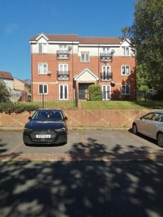 2 bed flat to rent Mallard Court, Bradford BD8 0N