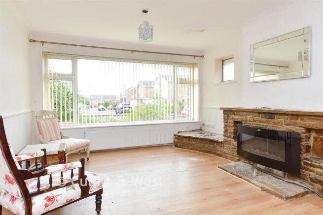 Lounge/ Dining Room
