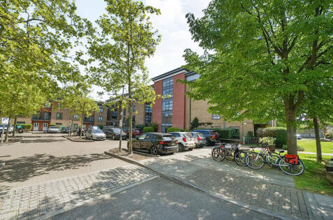 Longthorpe Court, Invermead Close, London, W6