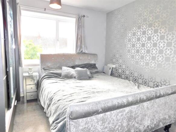 Bedroom 1.JPG