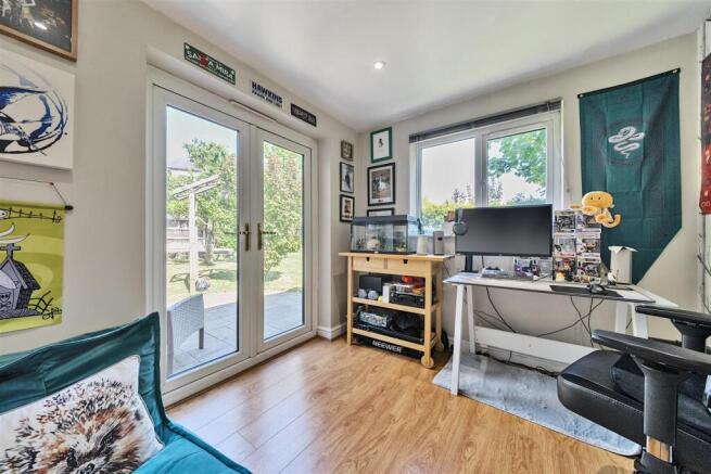 Blackmore Grove, Whitchurch. photo 3