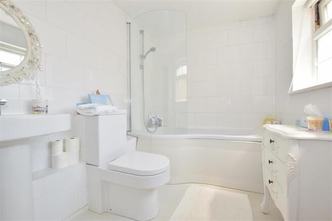 En-Suite Bathroom