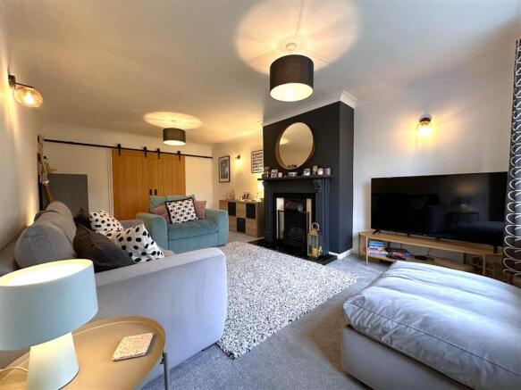 Generous Living Room 714