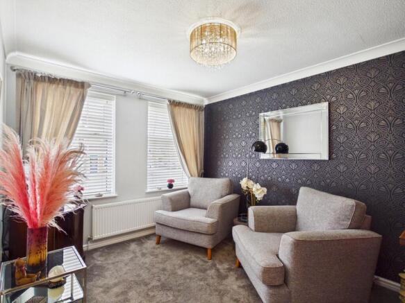 4 bed Detached for sale Image 7