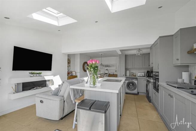 Kitchen/Dining Room