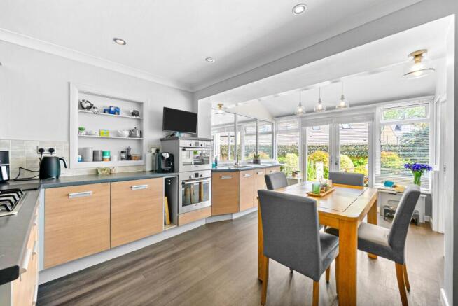4 bed Detached Bungalow for sale Image 6