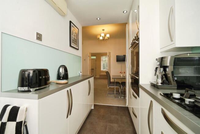 2 bed Terraced for sale Image 7
