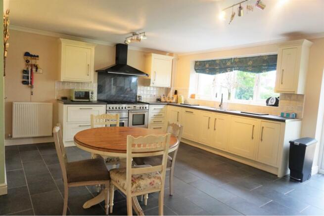 Kitchen / Breakfast