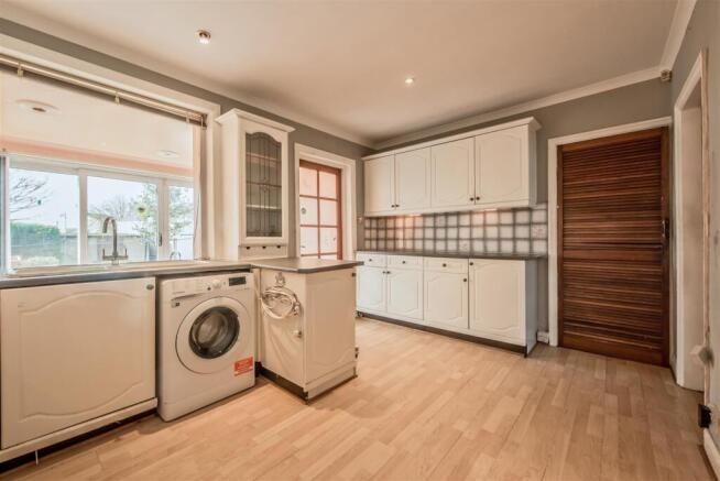 Fitted Breakfast Kitchen: