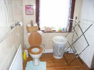 Bathroom/wc view 2