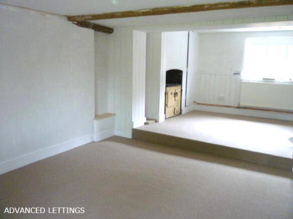 LIVING/ DINING AREA