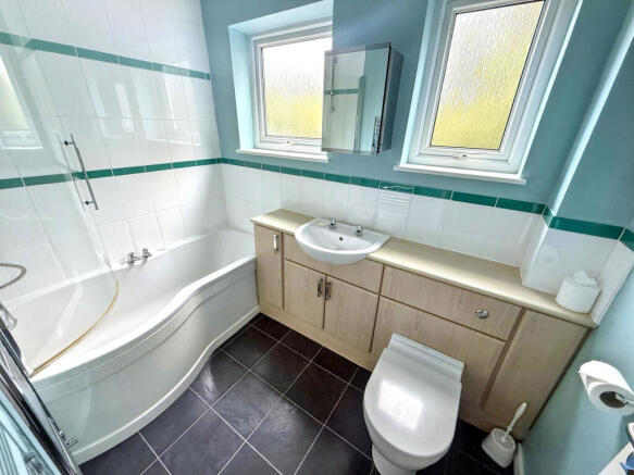 3 bed Terraced for sale Image 8