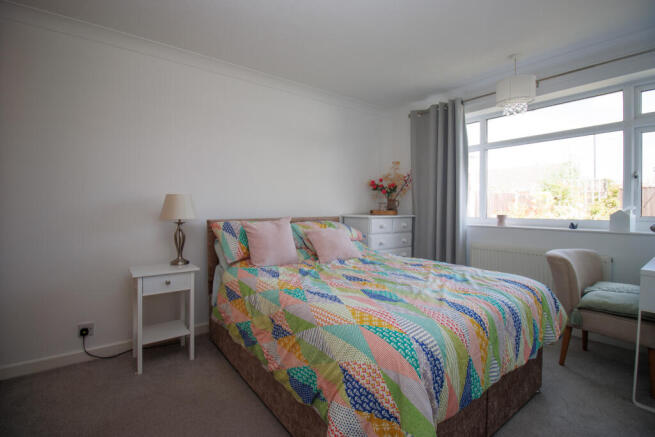 2 bed Semi-Detached Bungalow for sale Image 9