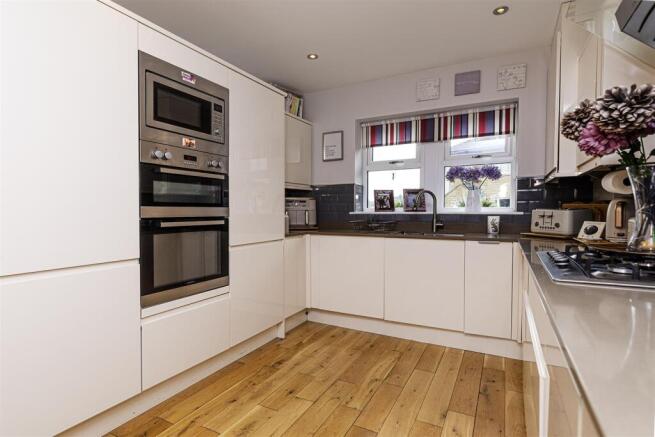 4 bed Terraced for sale Image 6