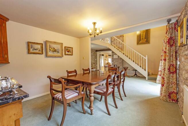 Dining Room-6.jpg
