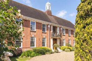 Flat 2, Belvedere Court, High Street, Hoddesdon EN11 8UX
