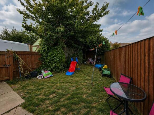 2 bed Semi-Detached Bungalow for sale Image 11