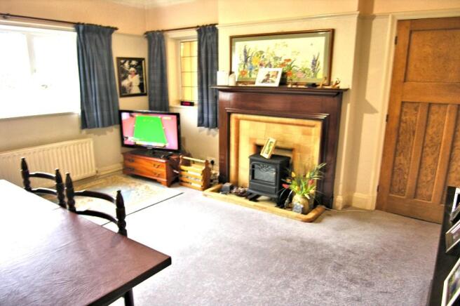 Sitting/Dining Room