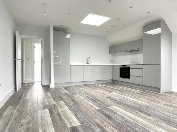 Pillarbox House, Godstone Hill - View 5