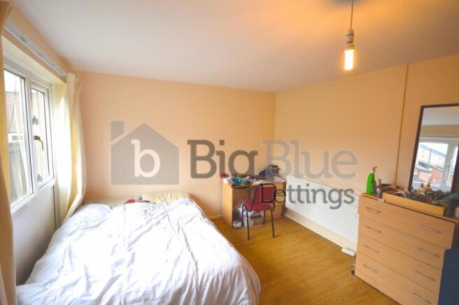3 bed House Share to rent Image 10