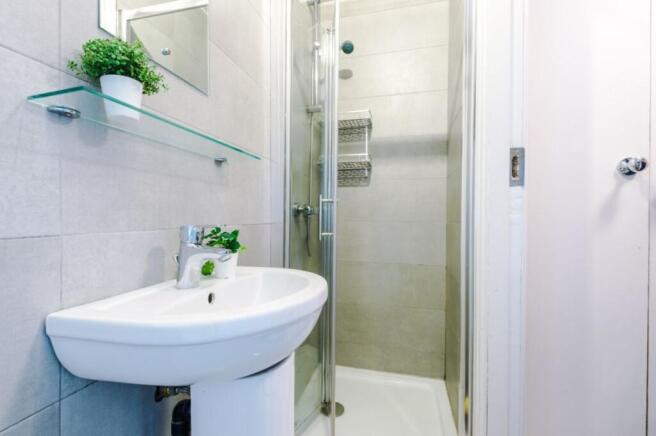 41TR - Bathroom