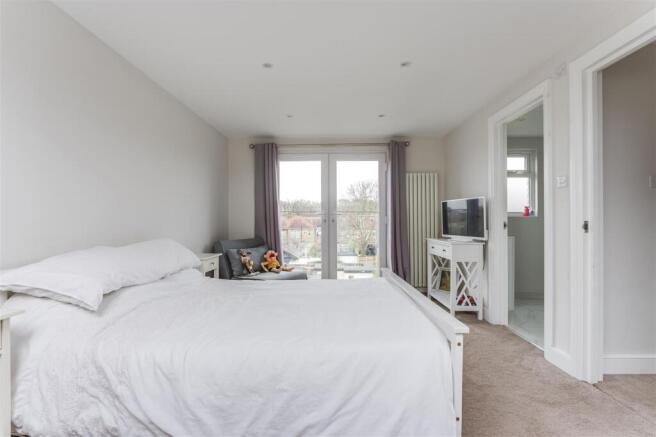 49 Coningsby Gardens-19.jpg