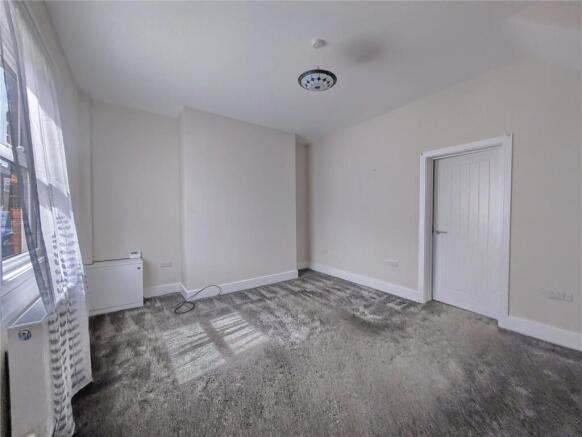 3 bed Terraced to rent Image 5