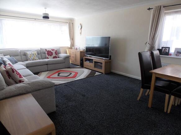 Lounge/dining room